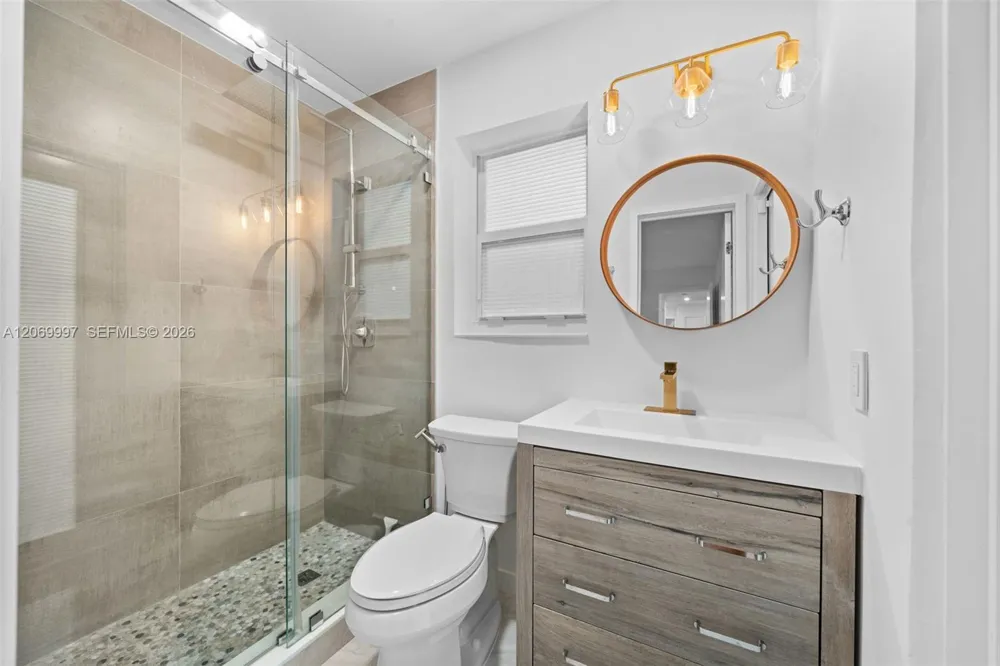 208 SE 4th Ter Dania Beach, FL 33004