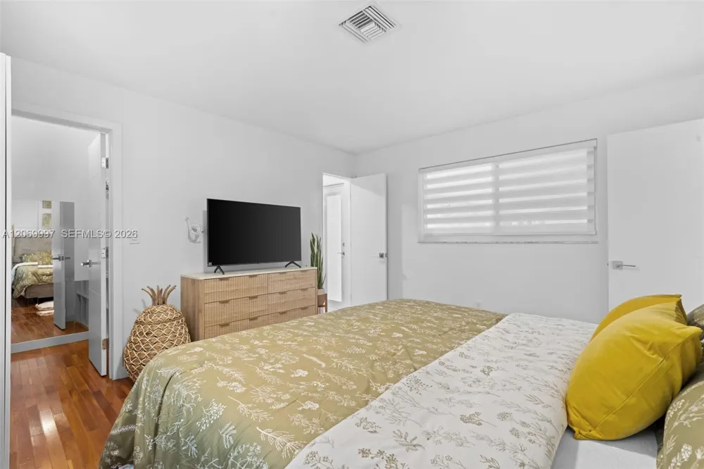 208 SE 4th Ter Dania Beach, FL 33004