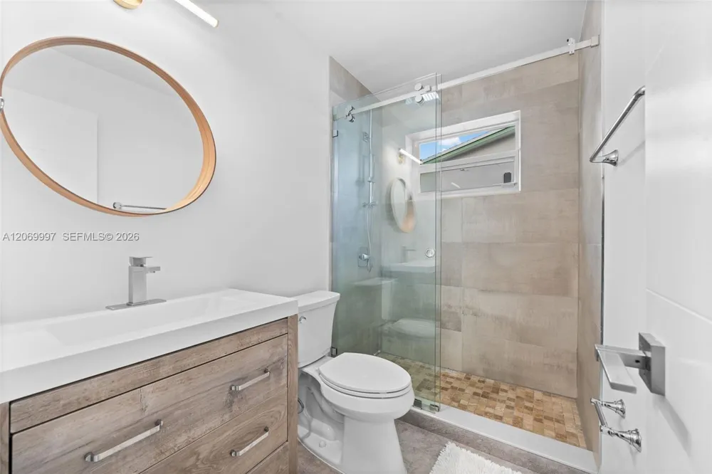 208 SE 4th Ter Dania Beach, FL 33004
