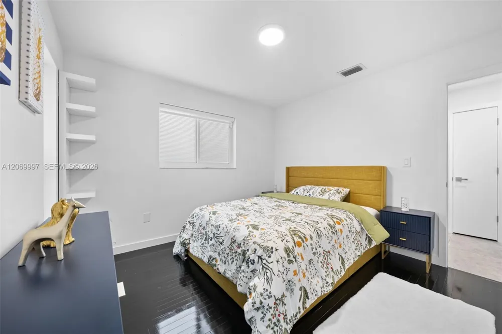 208 SE 4th Ter Dania Beach, FL 33004