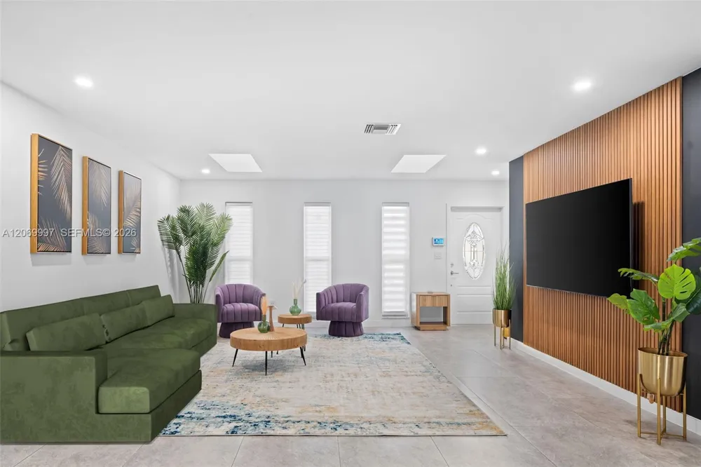 208 SE 4th Ter Dania Beach, FL 33004