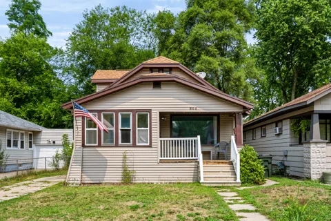 866 E Isabella Avenue