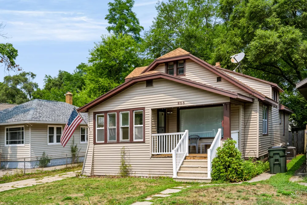 866 E Isabella Avenue Muskegon, MI 49442
