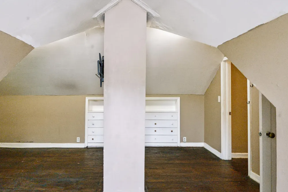 866 E Isabella Avenue Muskegon, MI 49442