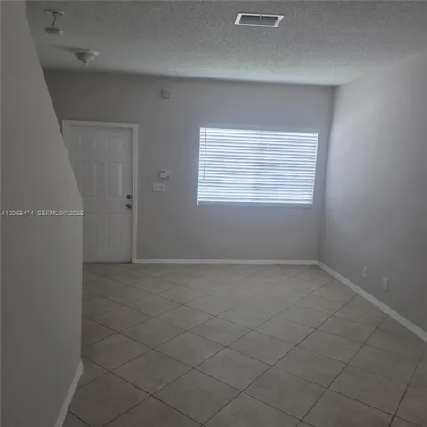4730 Lago Vista Dr