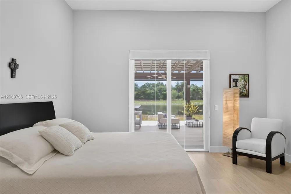 2126 Quail Roost Dr Weston, FL 33327