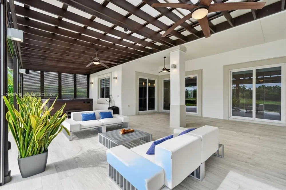 2126 Quail Roost Dr Weston, FL 33327