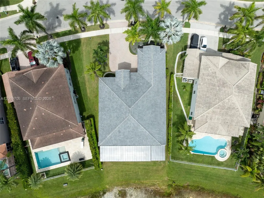 2126 Quail Roost Dr Weston, FL 33327