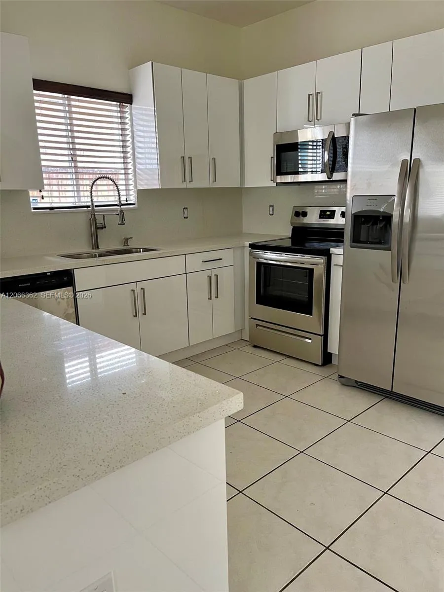 16263 SW 55th Ter Miami, FL 33185
