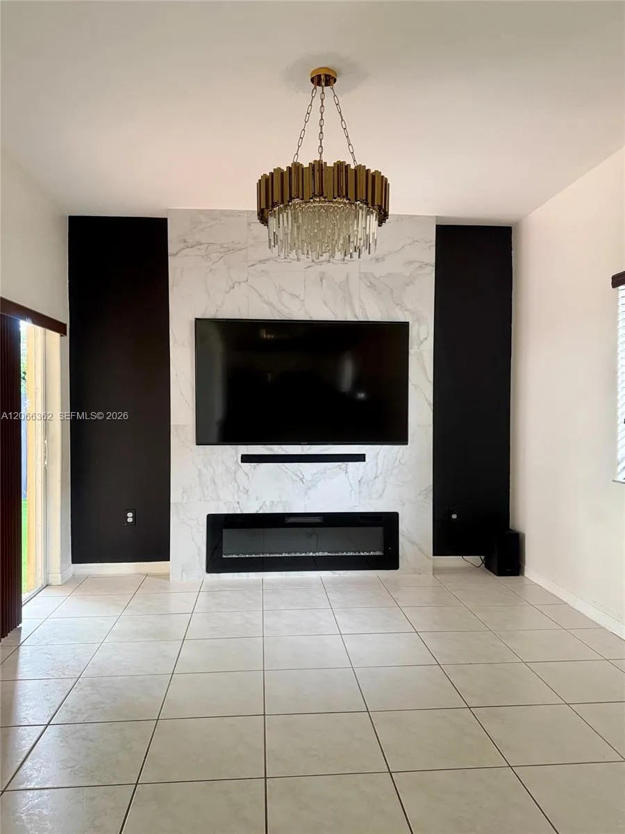 16263 SW 55th Ter Miami, FL 33185