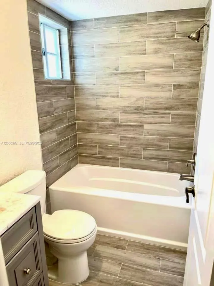 16263 SW 55th Ter Miami, FL 33185