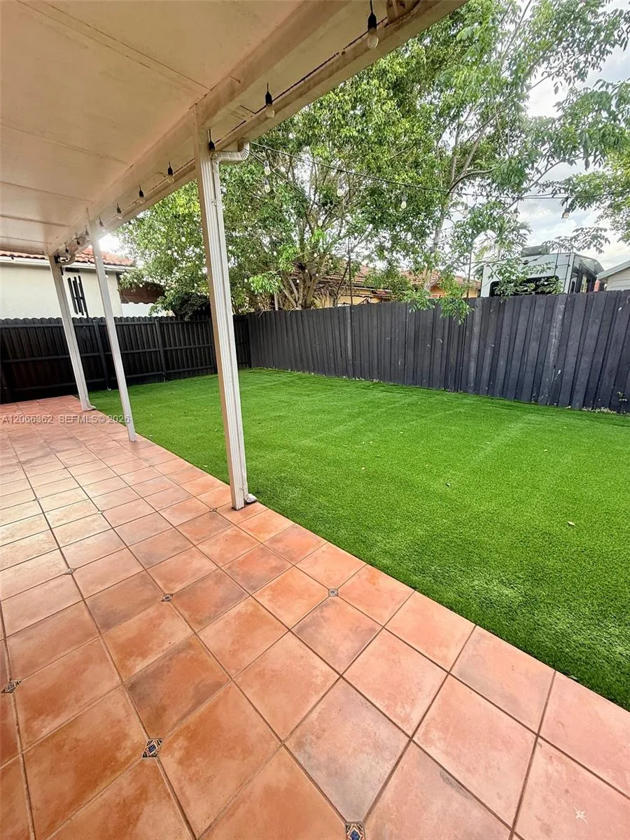 16263 SW 55th Ter Miami, FL 33185