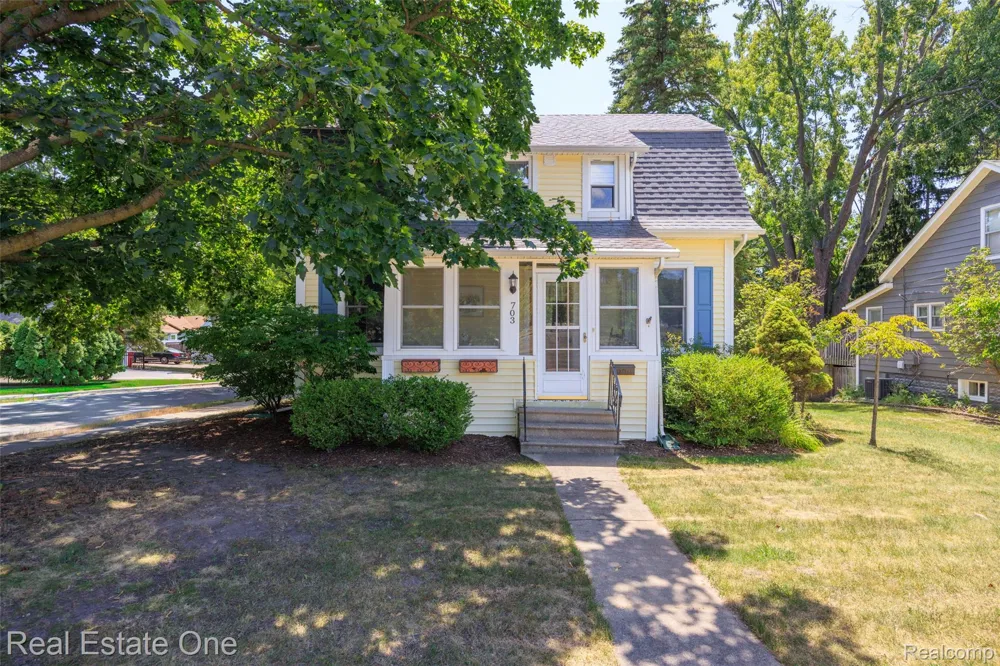 703 1st Street Rochester City, MI 48307