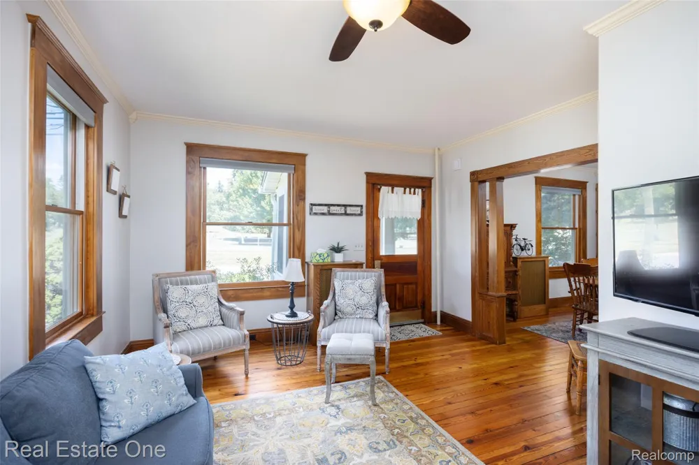 703 1st Street Rochester City, MI 48307