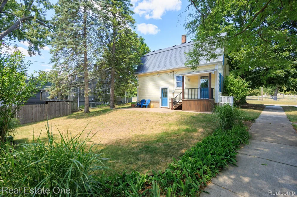703 1st Street Rochester City, MI 48307