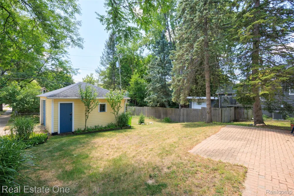 703 1st Street Rochester City, MI 48307