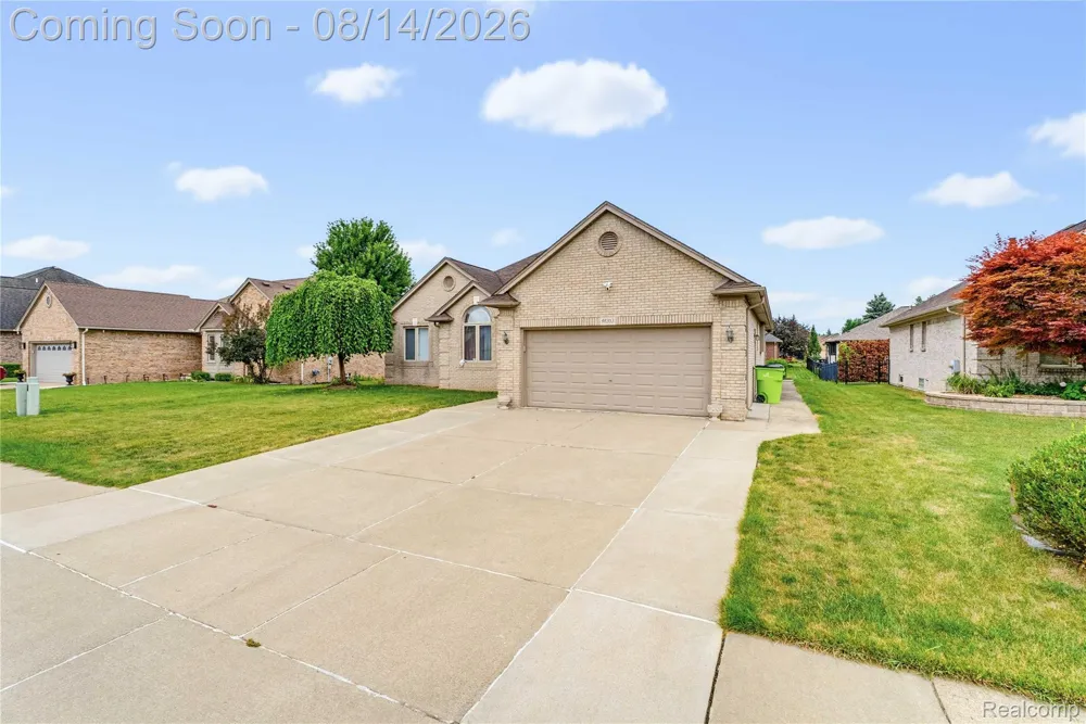 48353 Jefferson Drive Macomb Township, MI 48044
