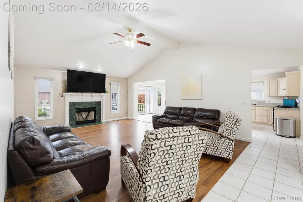 48353 Jefferson Drive Macomb Township, MI 48044