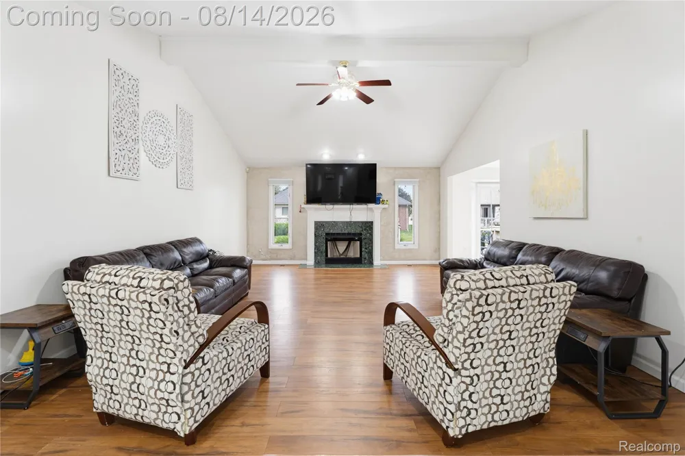 48353 Jefferson Drive Macomb Township, MI 48044