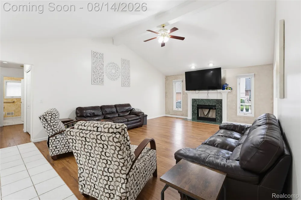 48353 Jefferson Drive Macomb Township, MI 48044