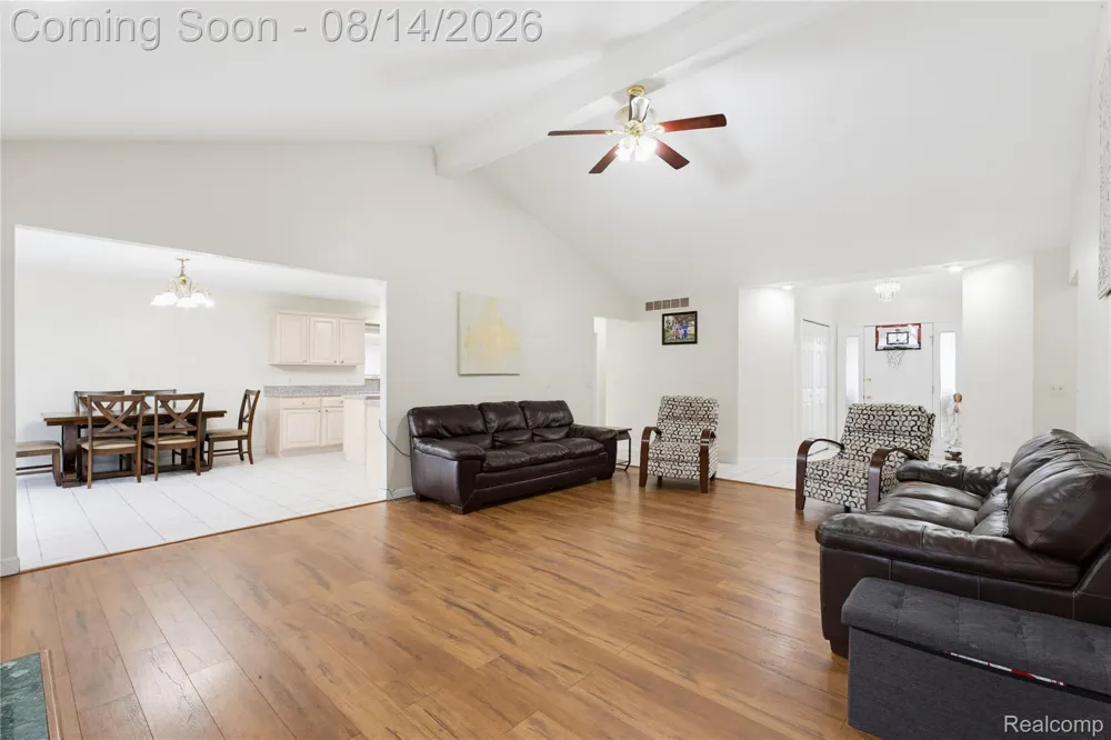 48353 Jefferson Drive Macomb Township, MI 48044