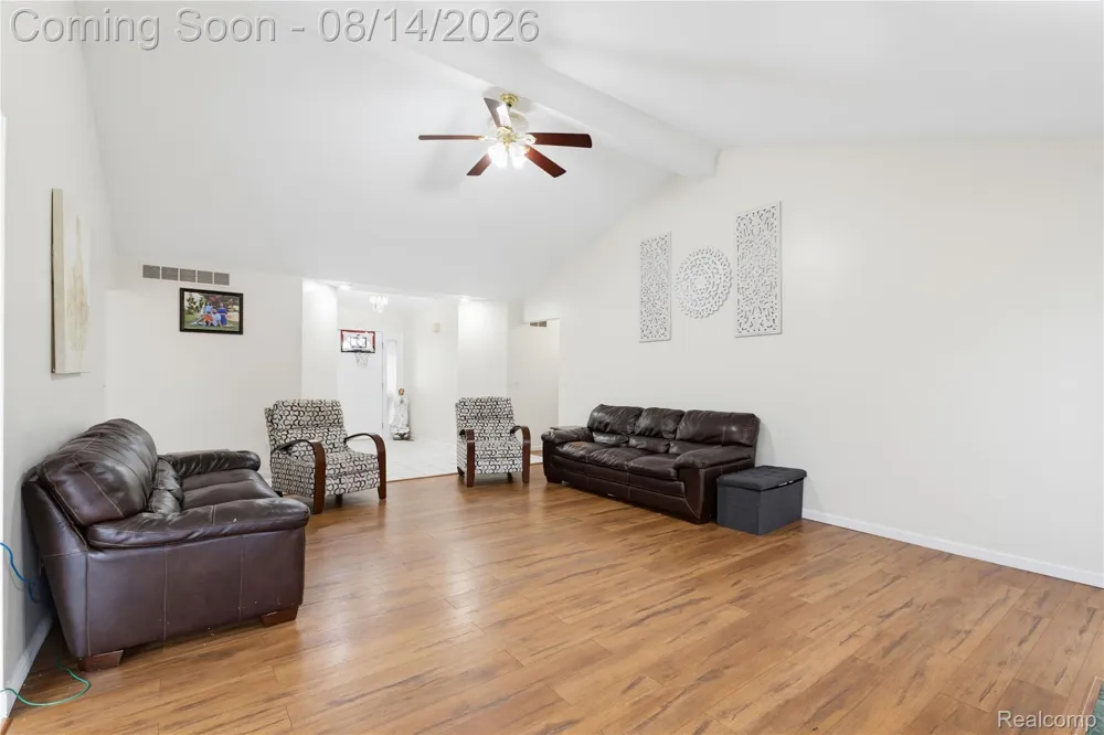 48353 Jefferson Drive Macomb Township, MI 48044