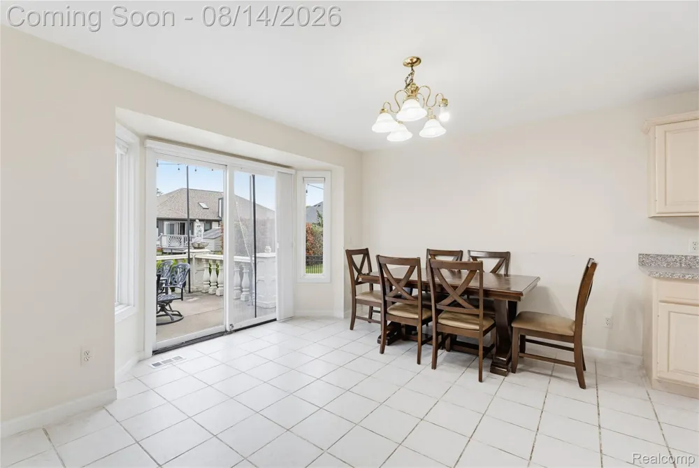 48353 Jefferson Drive Macomb Township, MI 48044