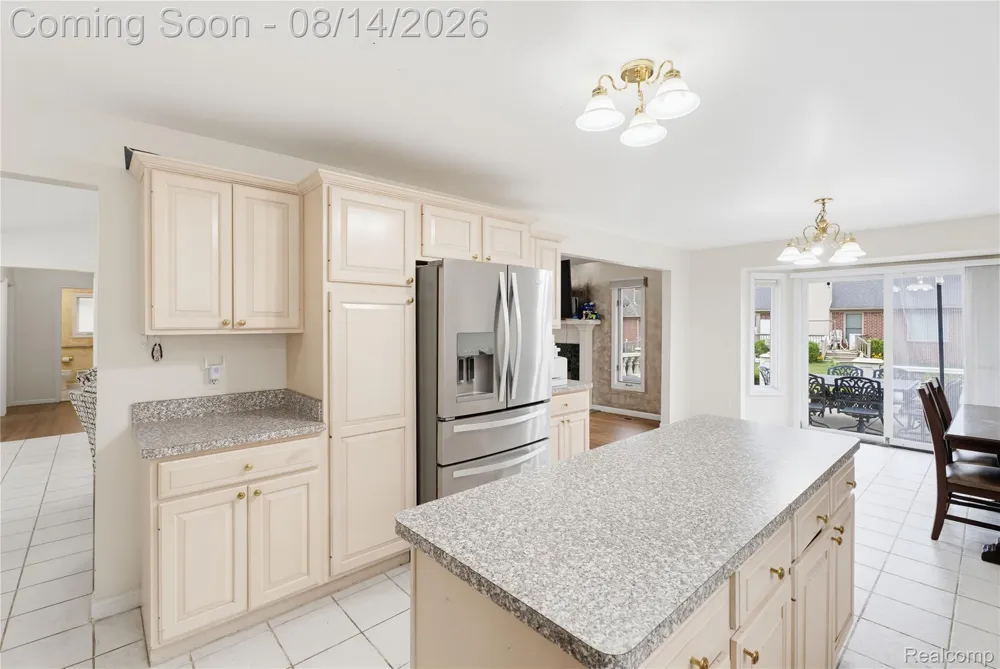 48353 Jefferson Drive Macomb Township, MI 48044