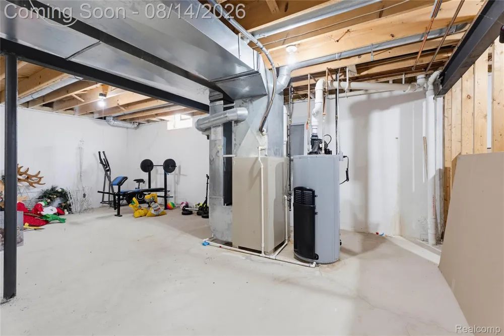 48353 Jefferson Drive Macomb Township, MI 48044