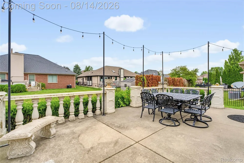 48353 Jefferson Drive Macomb Township, MI 48044