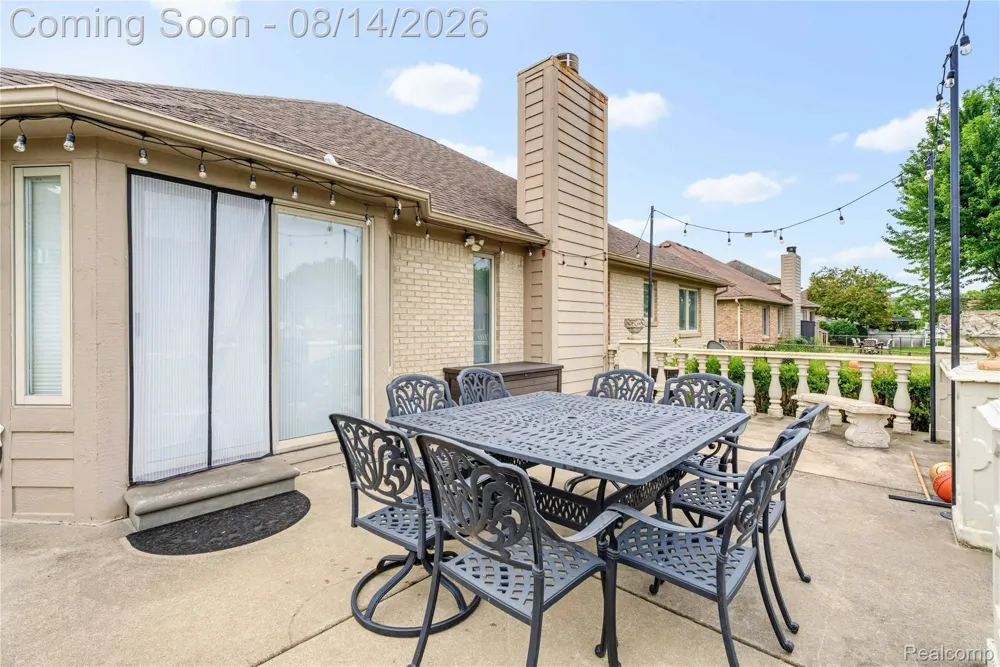 48353 Jefferson Drive Macomb Township, MI 48044