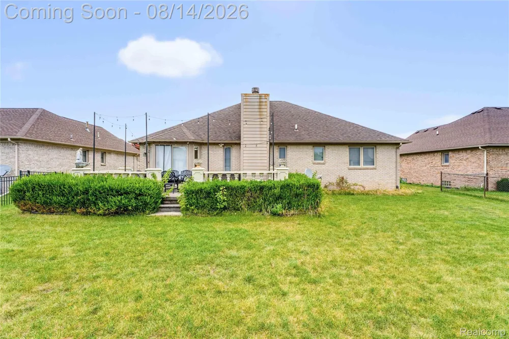48353 Jefferson Drive Macomb Township, MI 48044
