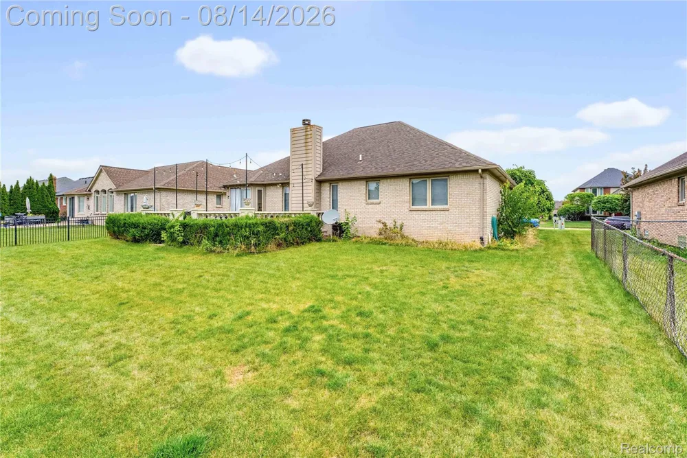 48353 Jefferson Drive Macomb Township, MI 48044
