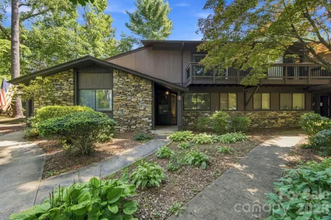 98 Laurelwood Circle W #6
