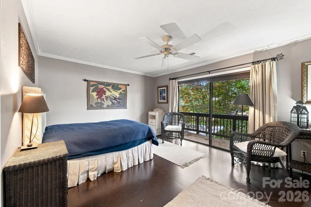 98 Laurelwood Circle W #6 Hendersonville, NC 28791