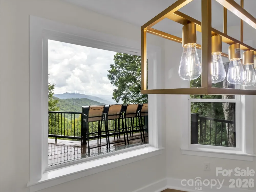 1551 Apple Creek Road Waynesville, NC 28786