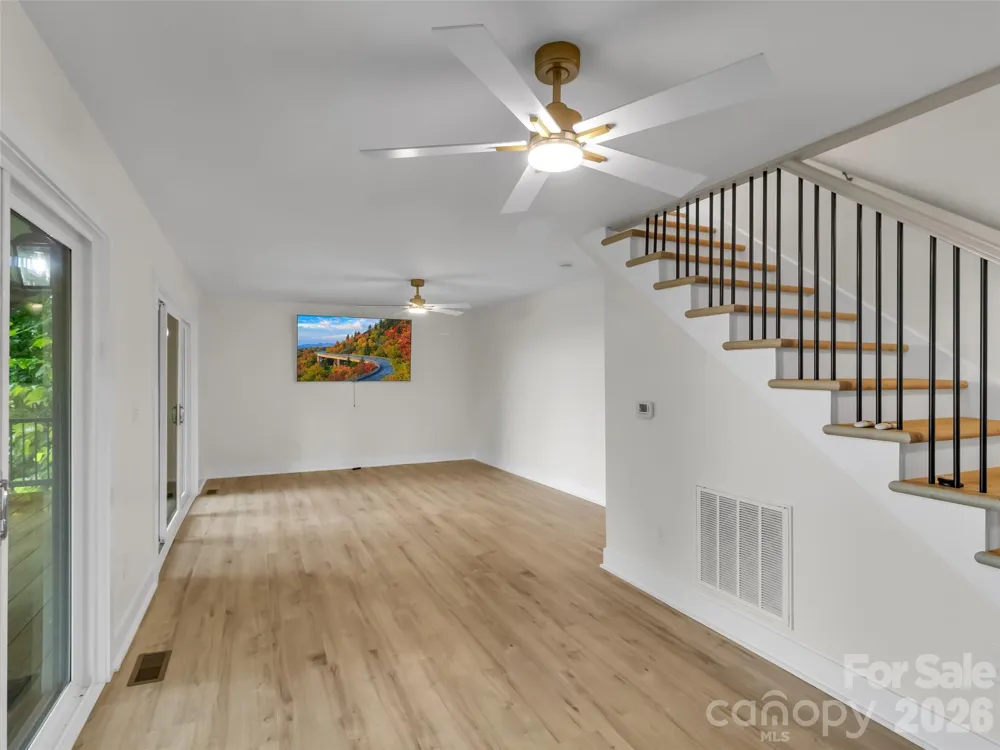 1551 Apple Creek Road Waynesville, NC 28786