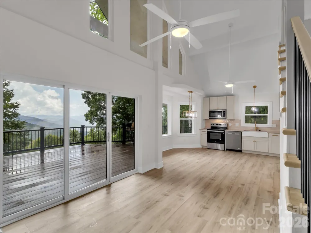 1551 Apple Creek Road Waynesville, NC 28786