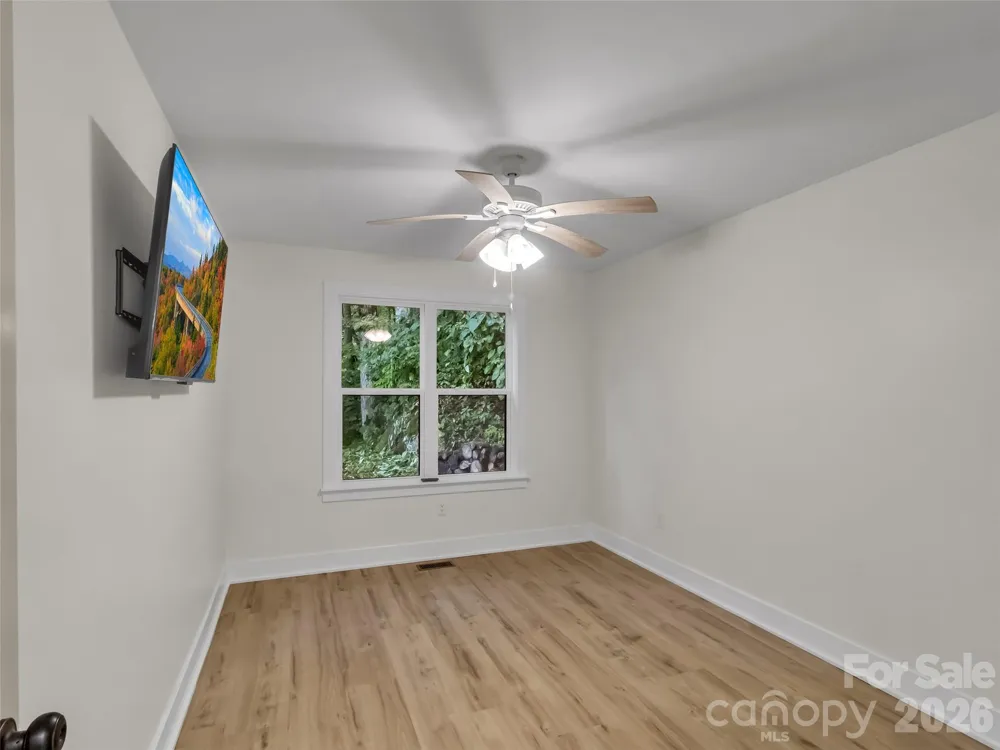 1551 Apple Creek Road Waynesville, NC 28786
