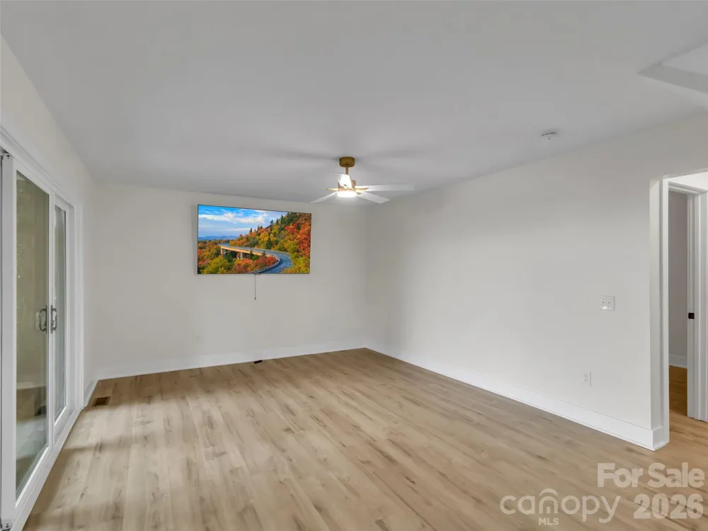 1551 Apple Creek Road Waynesville, NC 28786