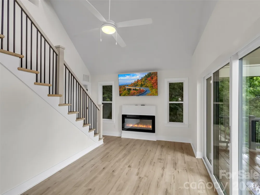 1551 Apple Creek Road Waynesville, NC 28786