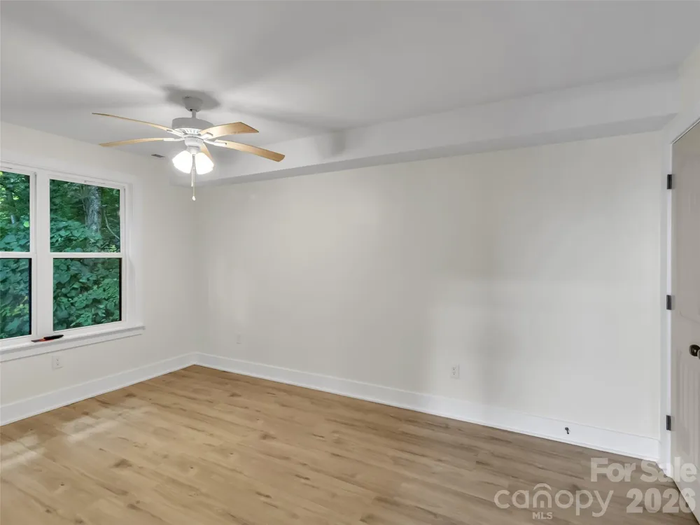 1551 Apple Creek Road Waynesville, NC 28786