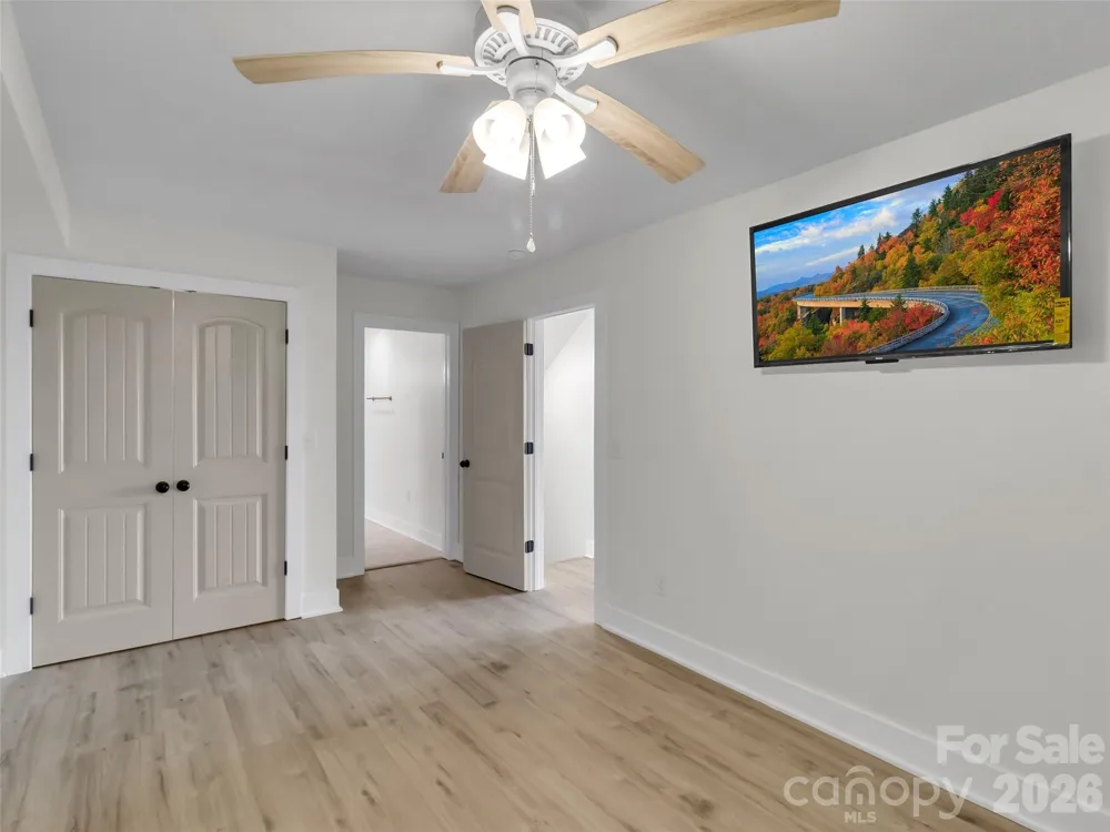 1551 Apple Creek Road Waynesville, NC 28786