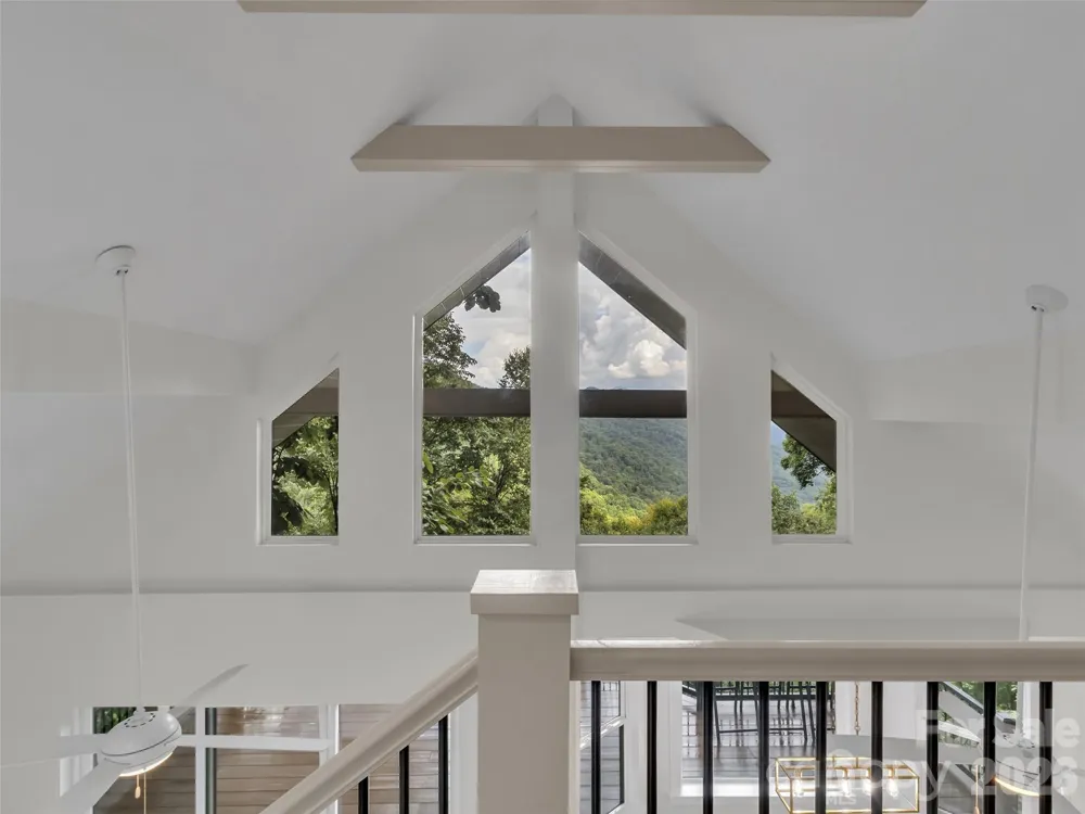 1551 Apple Creek Road Waynesville, NC 28786
