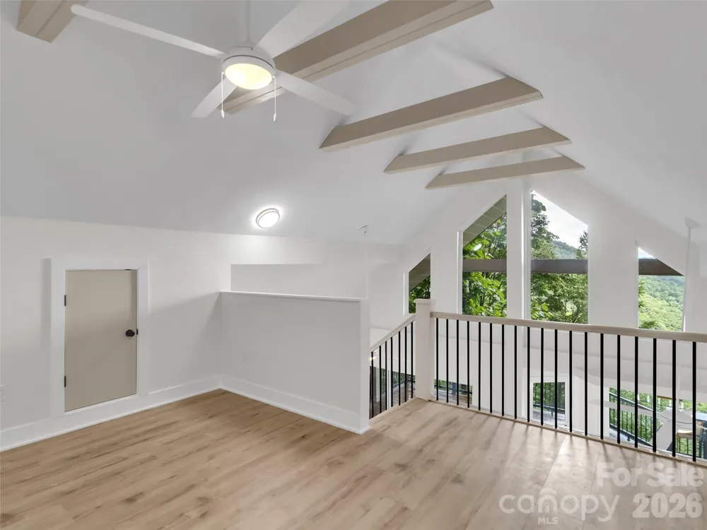 1551 Apple Creek Road Waynesville, NC 28786