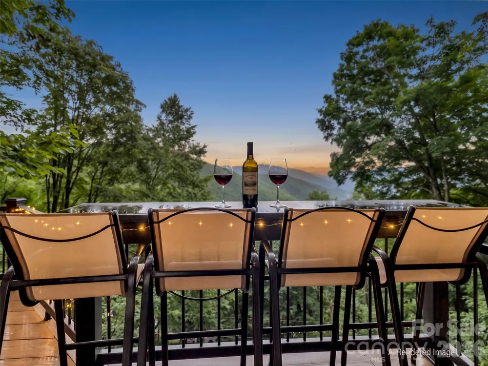 1551 Apple Creek Road Waynesville, NC 28786