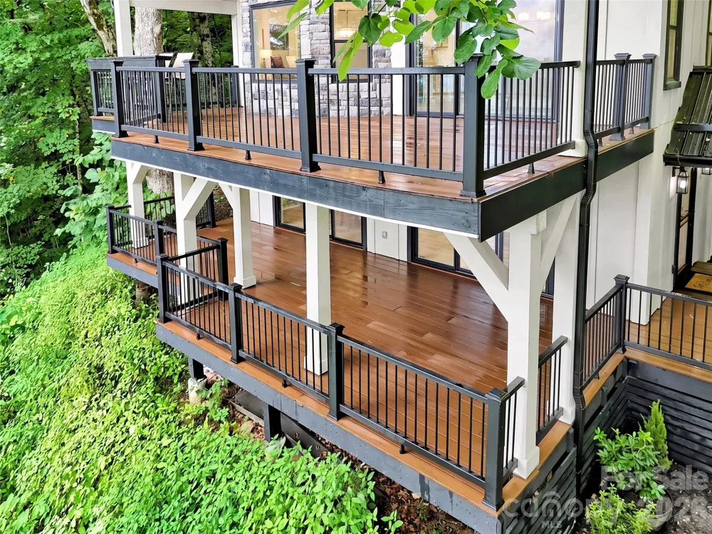 1551 Apple Creek Road Waynesville, NC 28786