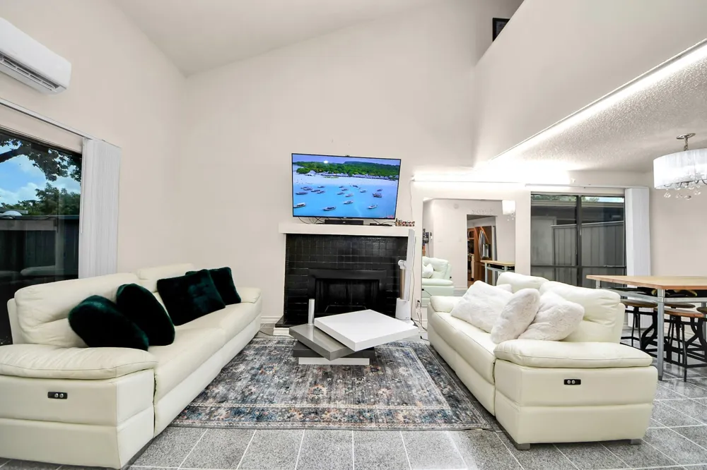 9512 Windswept Lane #9512 Houston, TX 77063