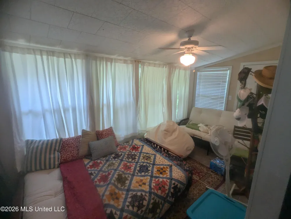 4059 Maui Road Pearlington, MS 39572