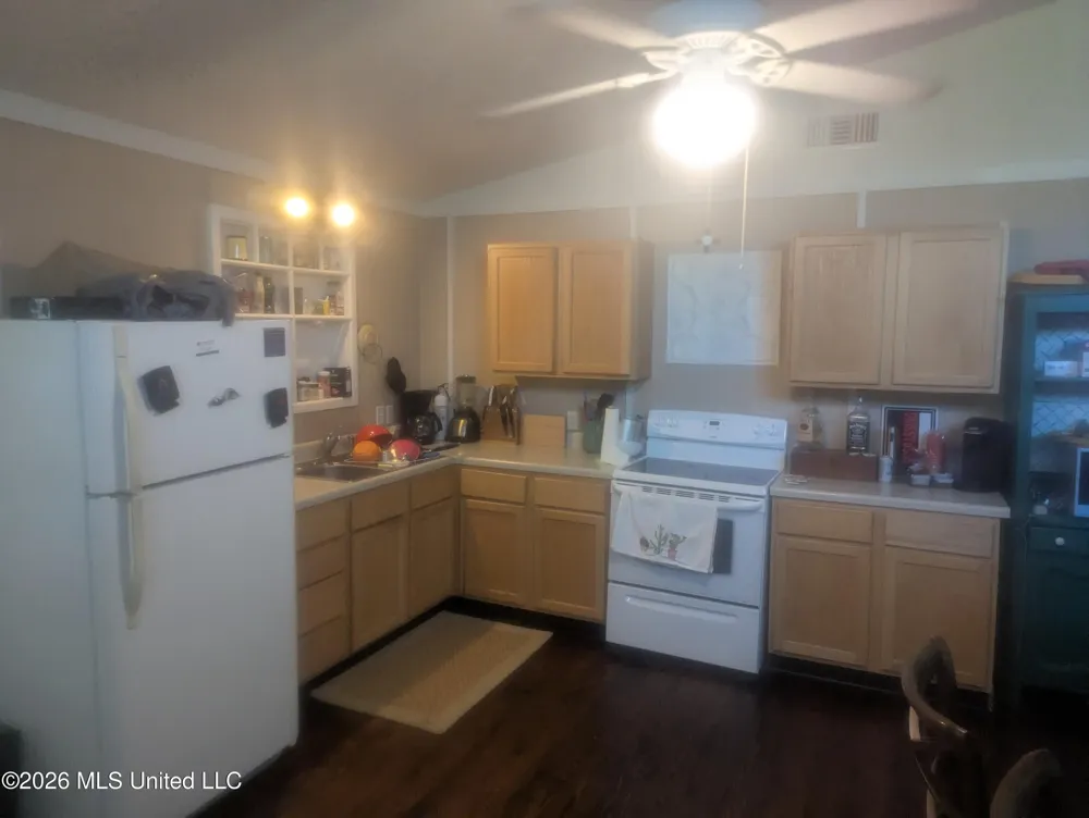 4059 Maui Road Pearlington, MS 39572